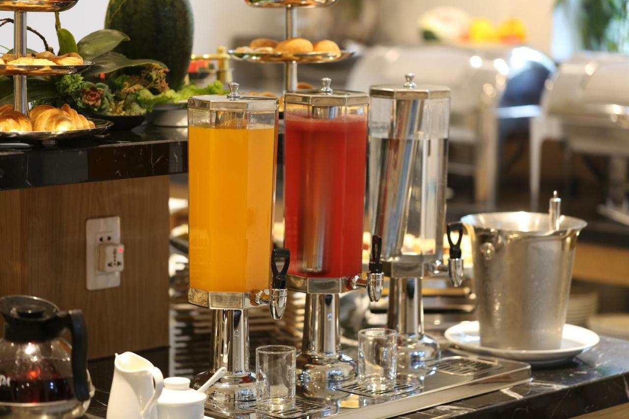 Clivia Hotel & Suite Da Nang Buitenkant foto